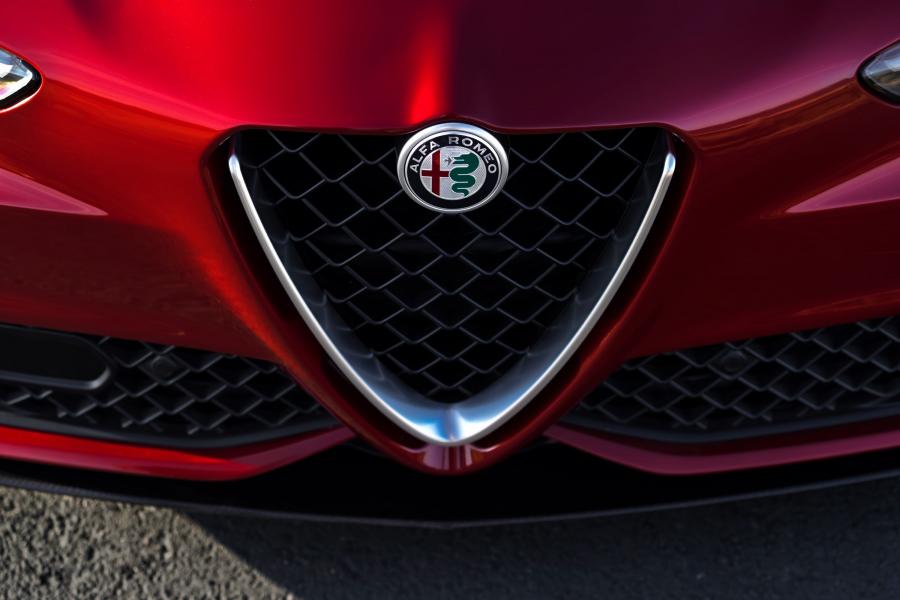 Детали экстерьера Alfa Romeo Giulia Quadrifoglio (952) 2016 года  (NA) (фото 18 из 86)